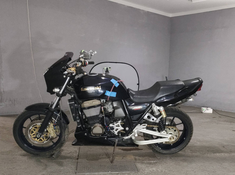 Мотоцикл Kawasaki ZRX1200R с пробегом 8832 km