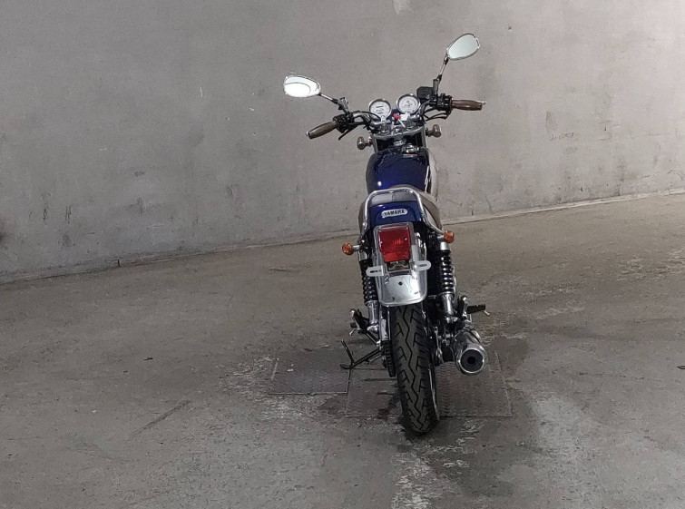 Мотоцикл Yamaha SR400 с пробегом 4254 km