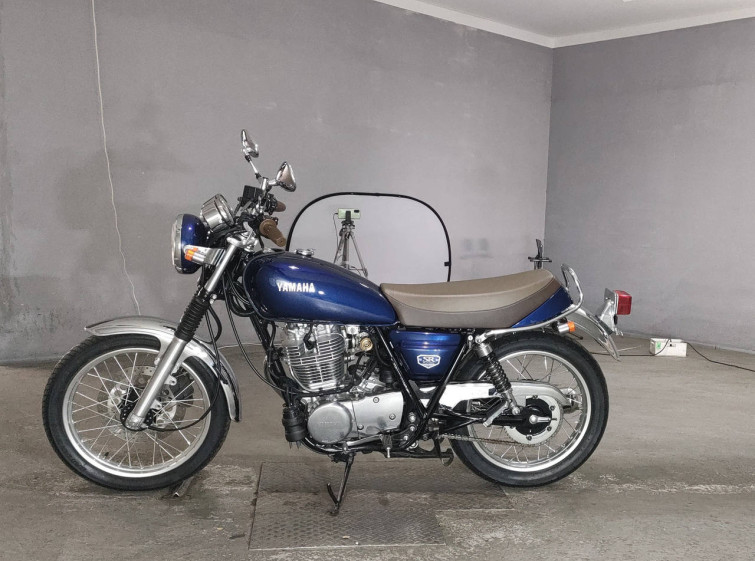 Мотоцикл Yamaha SR400 с пробегом 4254 km