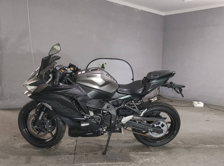 Мотоцикл Kawasaki ninja zx-4r se с пробегом 2293 km