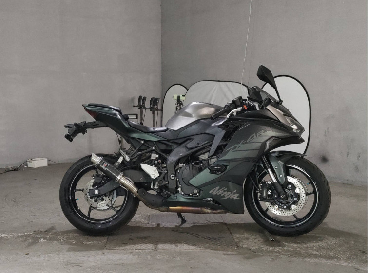 Мотоцикл Kawasaki ninja zx-4r se с пробегом 2293 km