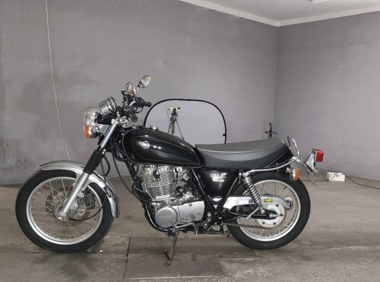Мотоцикл Yamaha SR400 с пробегом 11916 km