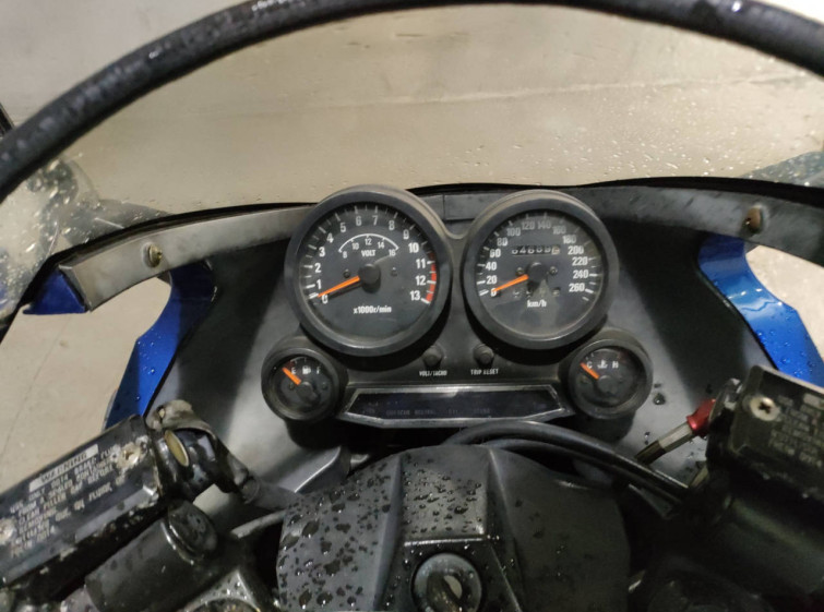 Мотоцикл Kawasaki GPZ900R з пробігом 64689 km