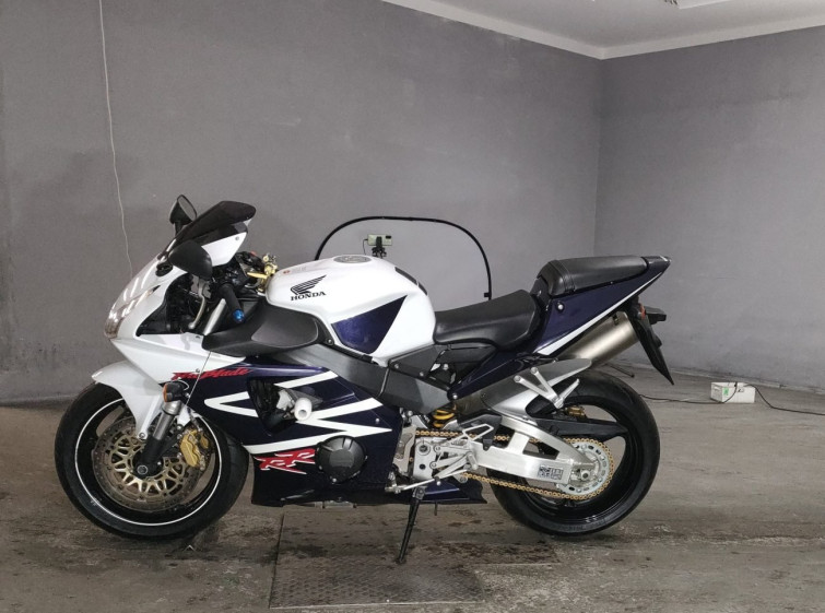Мотоцикл Honda CBR954RR з пробігом 15426 km