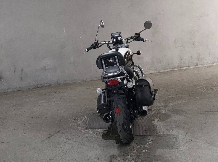 Мотоцикл Triumph bonneville speedmaster с пробегом 18781 km