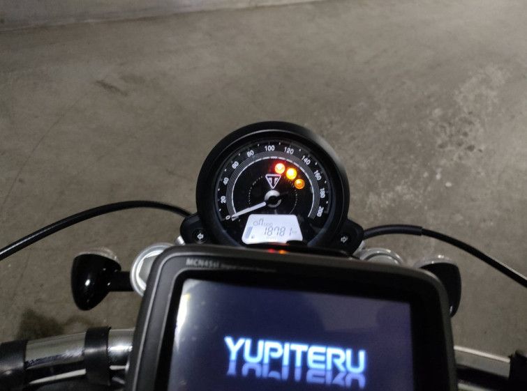 Мотоцикл Triumph bonneville speedmaster с пробегом 18781 km