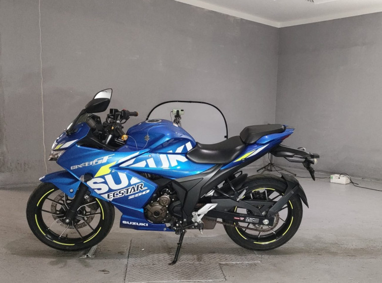 Мотоцикл Suzuki GIXXER SF250 з пробігом 4716 km