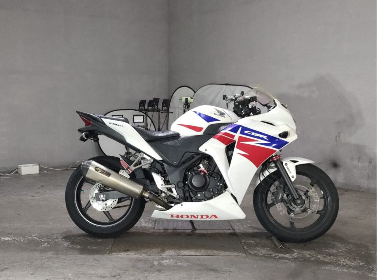 Мотоцикл Honda CBR250R з пробігом 15679 km