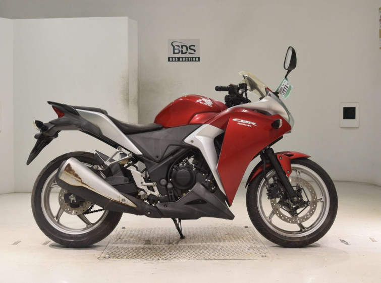 Мотоцикл Honda CBR250R з пробігом 5028 km