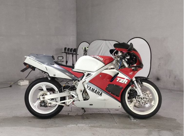 Мотоцикл Yamaha TZR250 с пробегом 2587 km