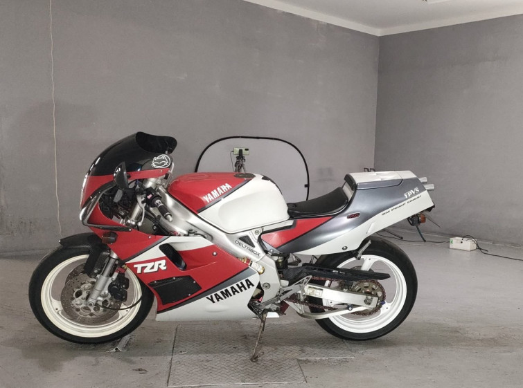 Мотоцикл Yamaha TZR250 с пробегом 2587 km