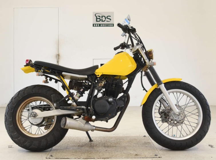 Мотоцикл Yamaha TW200E