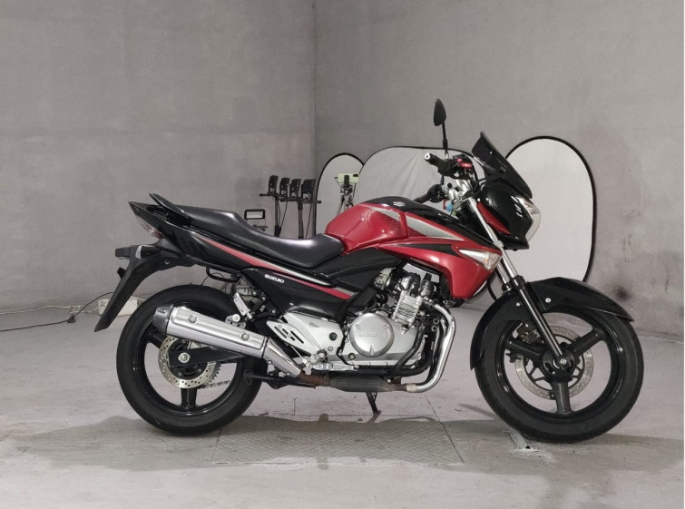 Мотоцикл Suzuki GSR250 з пробігом 46522 km