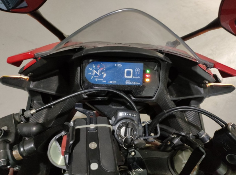 Мотоцикл Honda CBR400R с пробегом 85033 km