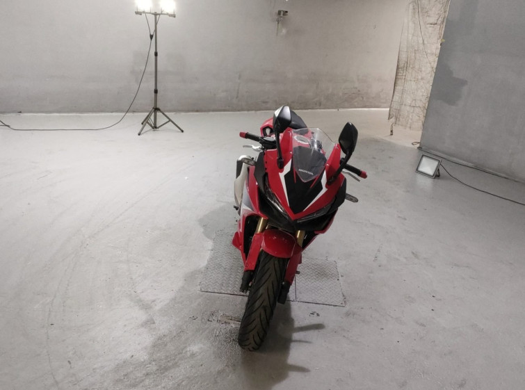 Мотоцикл Honda CBR400R с пробегом 85033 km