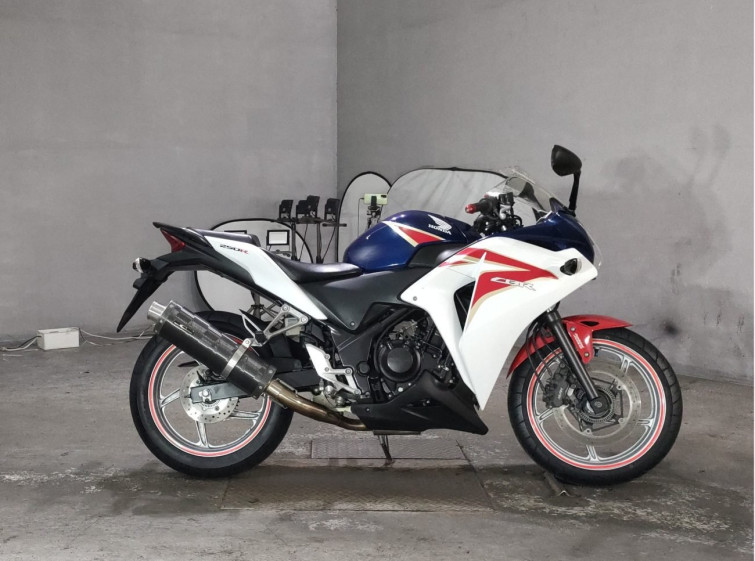 Мотоцикл Honda CBR250R з пробігом 8892 km
