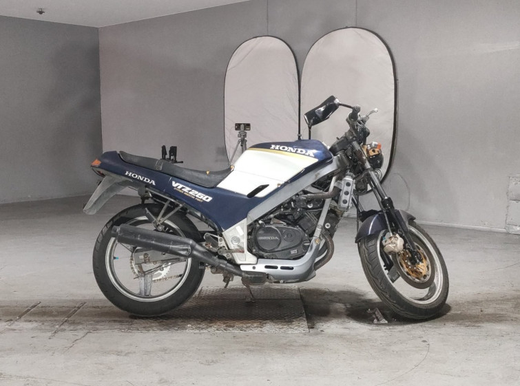 Мотоцикл Honda VTZ250 з пробігом 81149 km