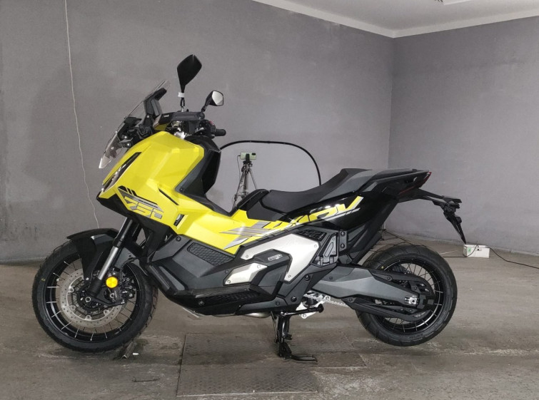 Мотоцикл Honda X-ADV750 з пробігом 16 km