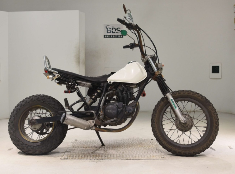 Мотоцикл Yamaha TW200 с пробегом 32416 km