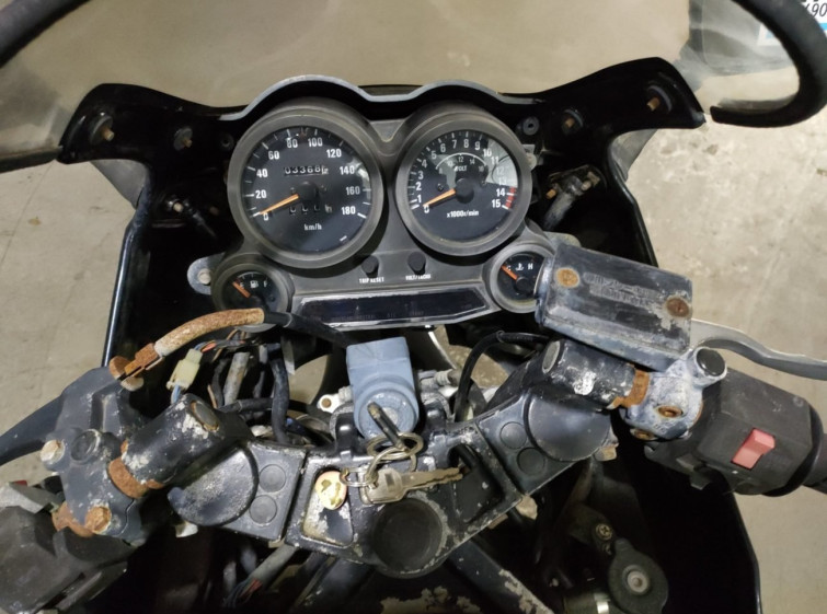 Мотоцикл Kawasaki GPZ400R з пробігом 3368 km