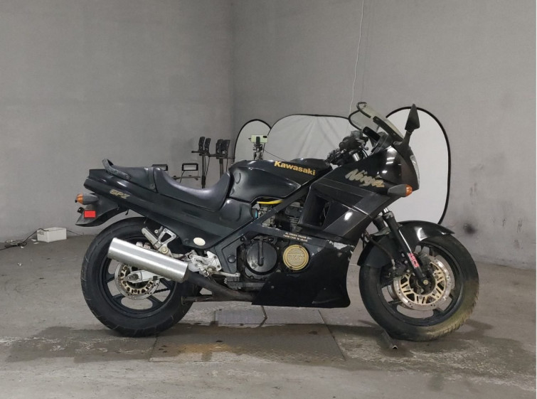 Мотоцикл Kawasaki GPZ400R з пробігом 3368 km