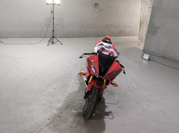 Мотоцикл Yamaha YZF-R6 с пробегом 7315 km