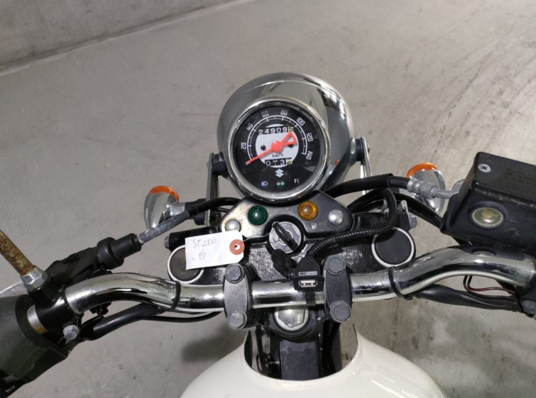 Мотоцикл Suzuki ST250 з пробігом 24909 km