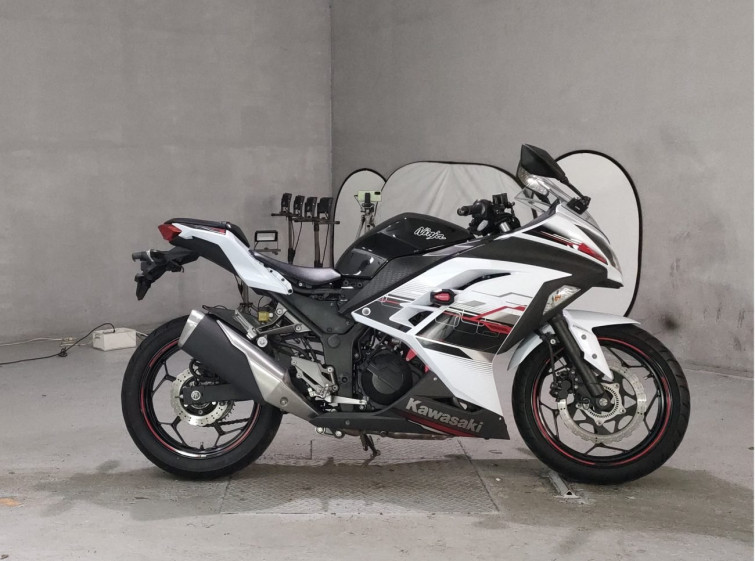 Мотоцикл Kawasaki NINJA250 с пробегом 15072 km