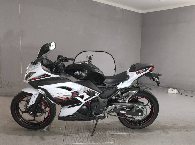 Мотоцикл Kawasaki NINJA250 с пробегом 15072 km