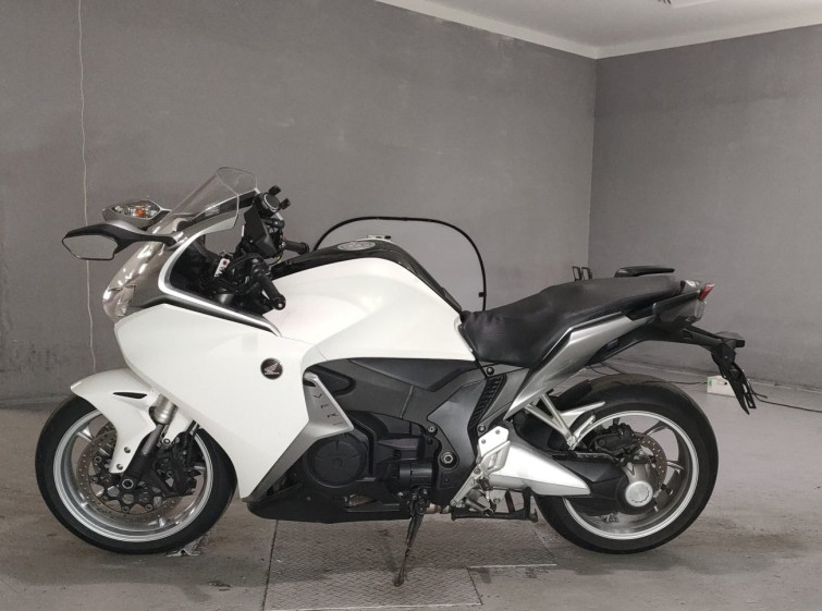 Мотоцикл Honda VFR1200F з пробігом 39143 km