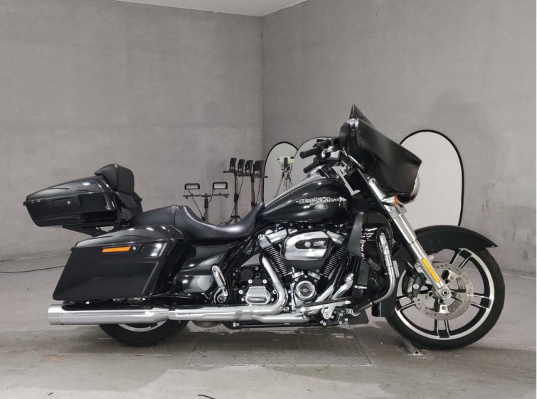 Мотоцикл HD SREET GLIDE FLHX1750 с пробегом 20225 km