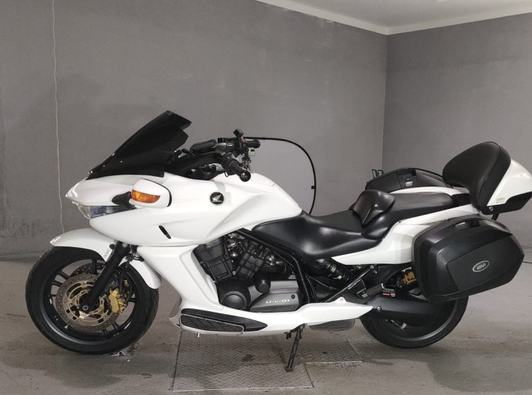 Мотоцикл Honda DN-01 з пробігом 24842 km