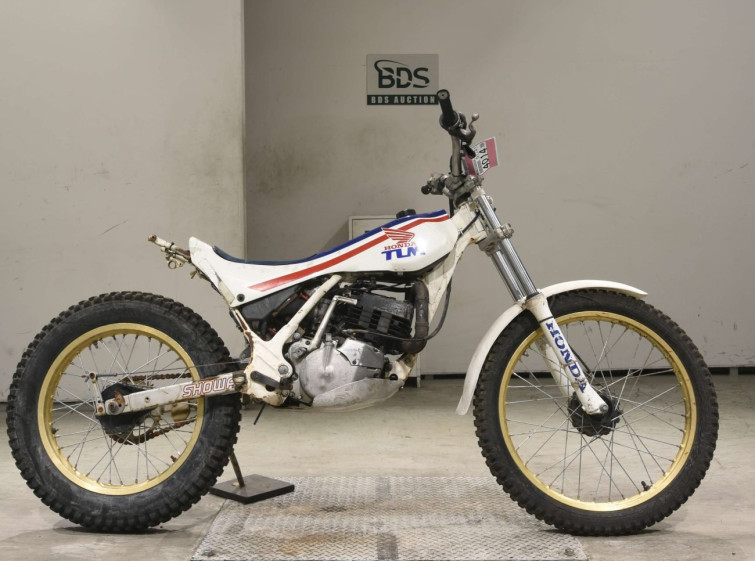 Мотоцикл Honda TLM200R
