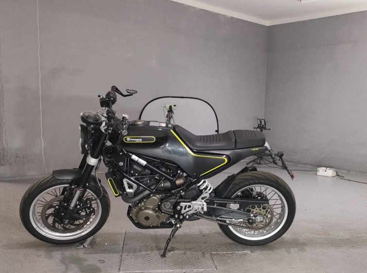 Мотоцикл Husqvarna SVARTPILEN 401 з пробігом 13080 km