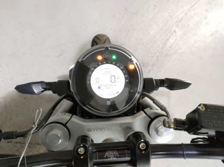 Мотоцикл Husqvarna SVARTPILEN 401 з пробігом 13080 km