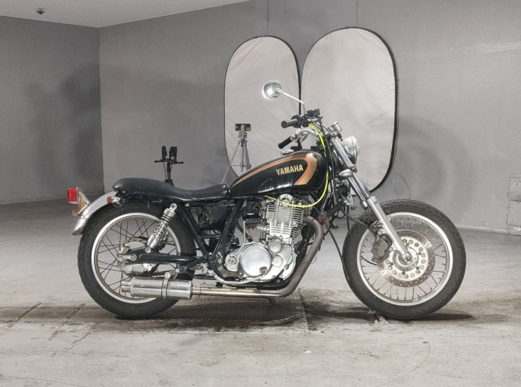 Мотоцикл Yamaha SR400 з пробігом 13 km