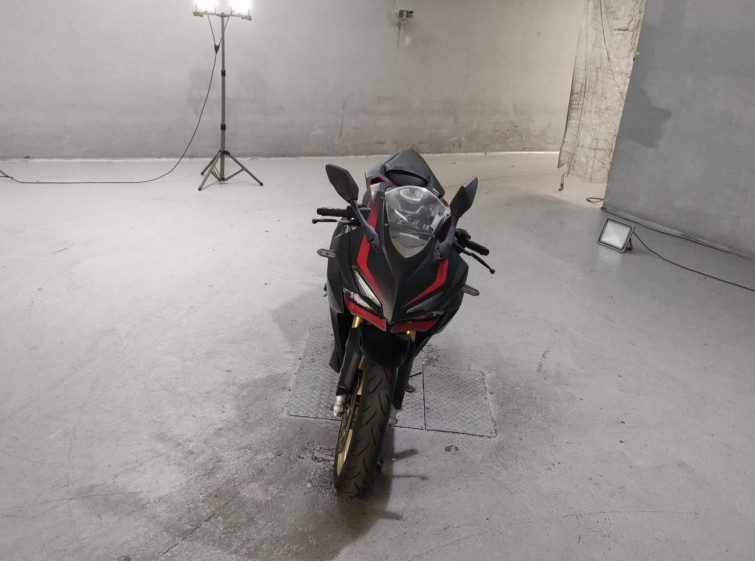 Мотоцикл Honda CBR250RR с пробегом 21767 km