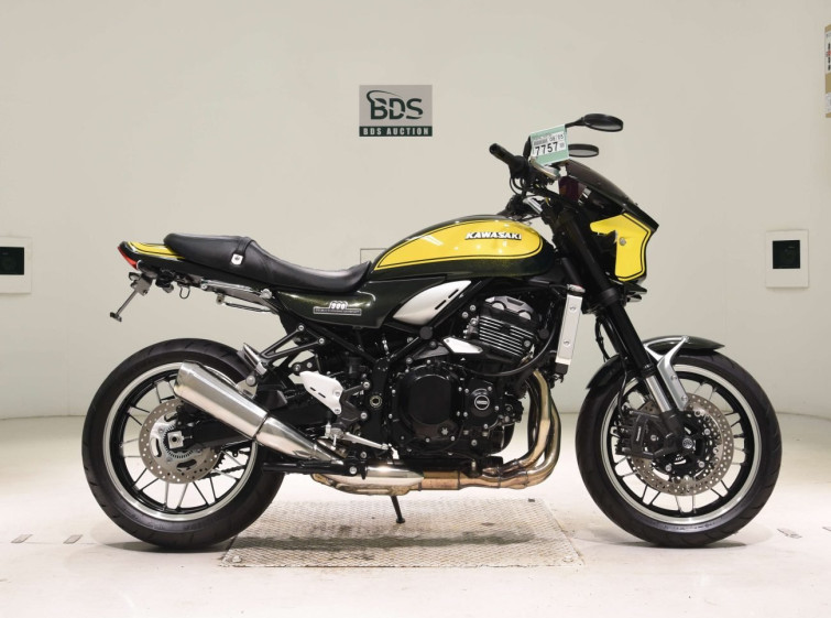 Мотоцикл Kawasaki Z900RS з пробігом 567 km