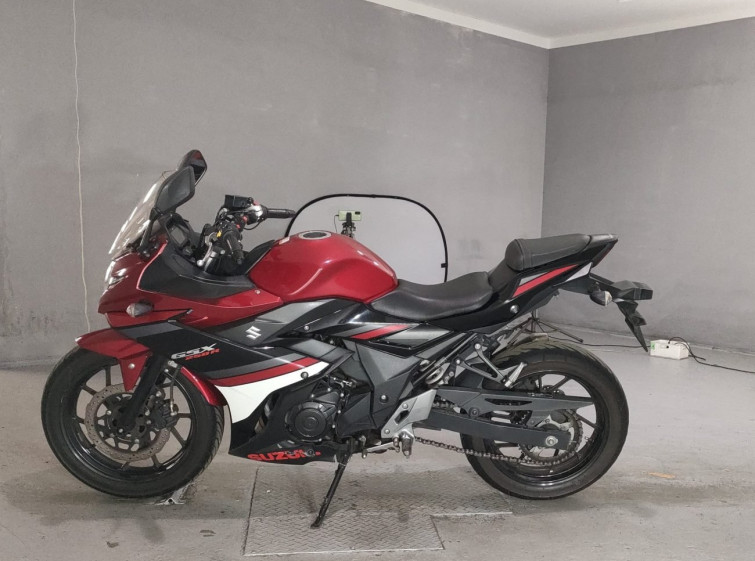 Мотоцикл Suzuki GSX250R з пробігом 144942 km