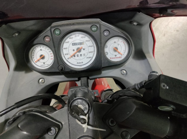 Мотоцикл Kawasaki NINJA250R с пробегом 42851 km