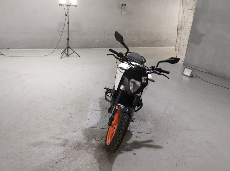 Мотоцикл KTM 390 DUKE