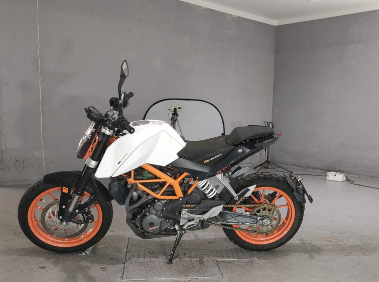Мотоцикл KTM 390 DUKE
