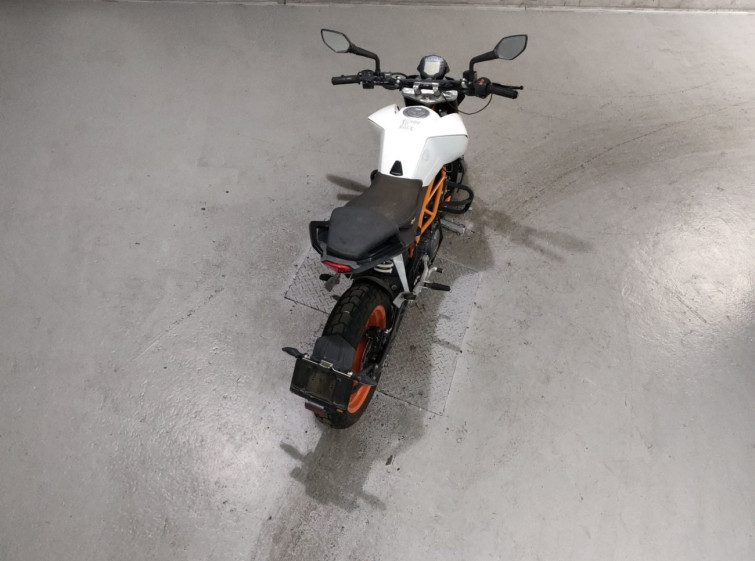 Мотоцикл KTM 390 DUKE