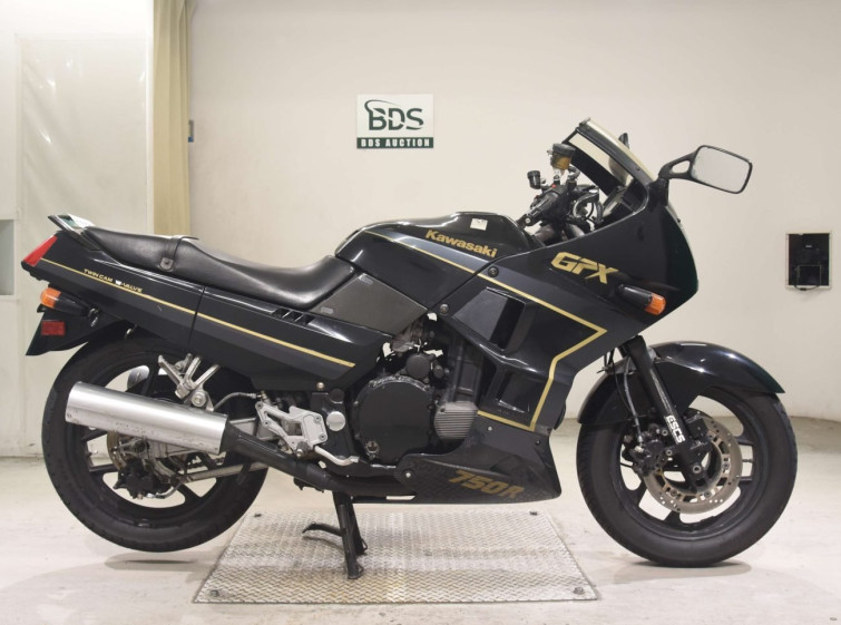 Мотоцикл Kawasaki GPX750R з пробігом 59983 km