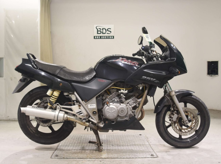 Мотоцикл Honda VT250F XELVIS с пробегом 35748 km