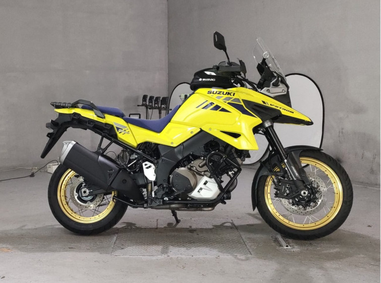 Мотоцикл Suzuki V-STROM DL1050XT з пробігом 2760 km