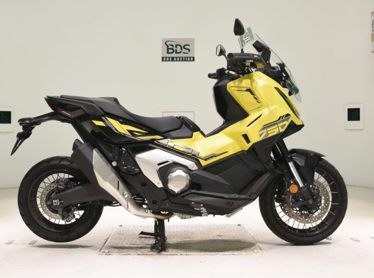 Мотоцикл Honda X-ADV750-2 з пробігом 5050 km