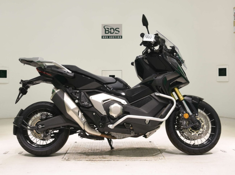 Мотоцикл Honda X-ADV750-2 з пробігом 10207 km