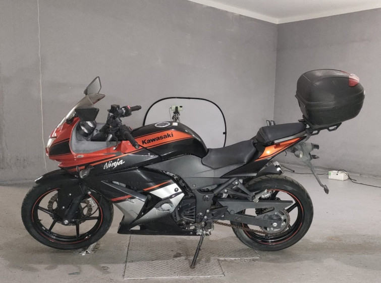 Мотоцикл Kawasaki NINJA250R з пробігом 17193 km