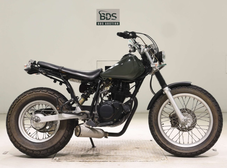 Мотоцикл Yamaha TW200E с пробегом 1867 km
